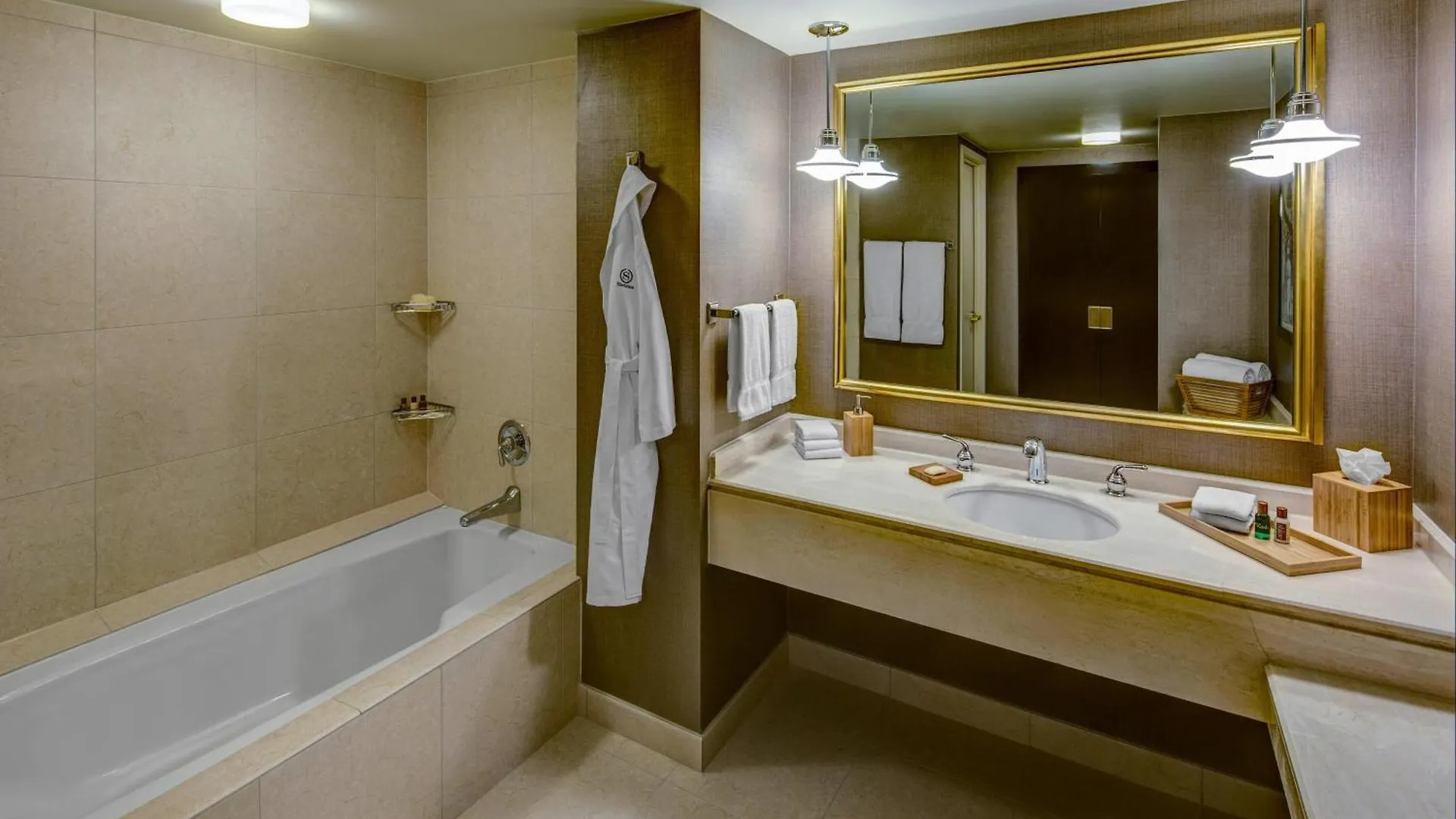 The Plaza Hotel Columbus At Capitol Square